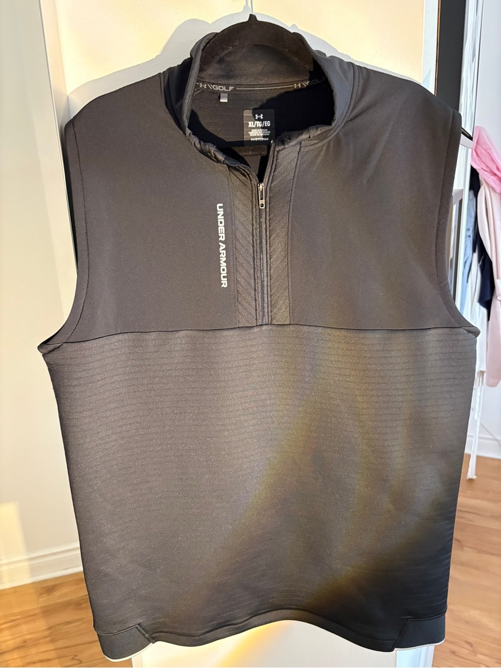 Under Armour Black Sleeveless Performance Golf Vest